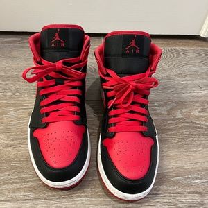 Air Jordan Mids